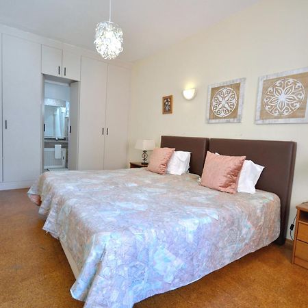 Walking Distance To The Centre - Snooker Table - Private Pool - 5 Bedrooms Quarteira Buitenkant foto