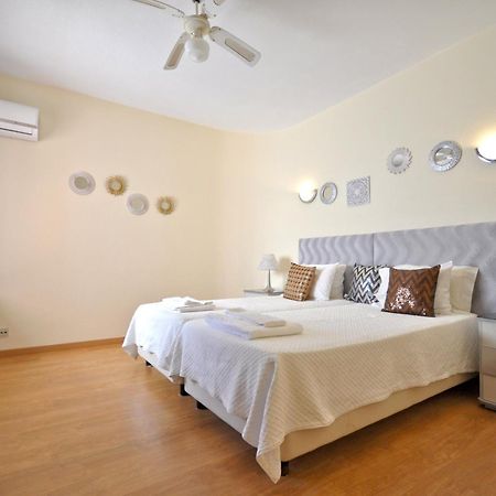 Walking Distance To The Centre - Snooker Table - Private Pool - 5 Bedrooms Quarteira Buitenkant foto