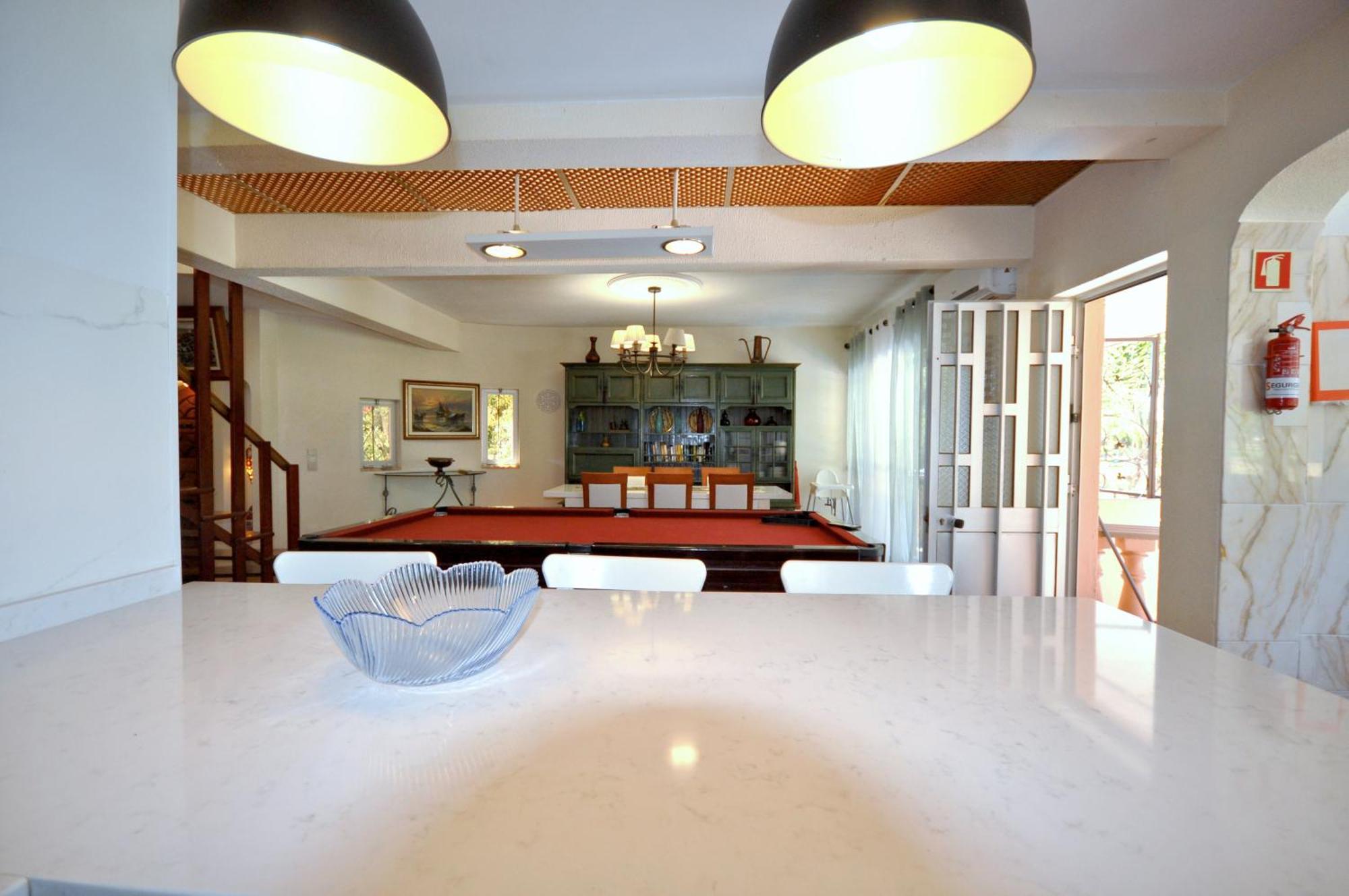 Walking Distance To The Centre - Snooker Table - Private Pool - 5 Bedrooms Quarteira Buitenkant foto