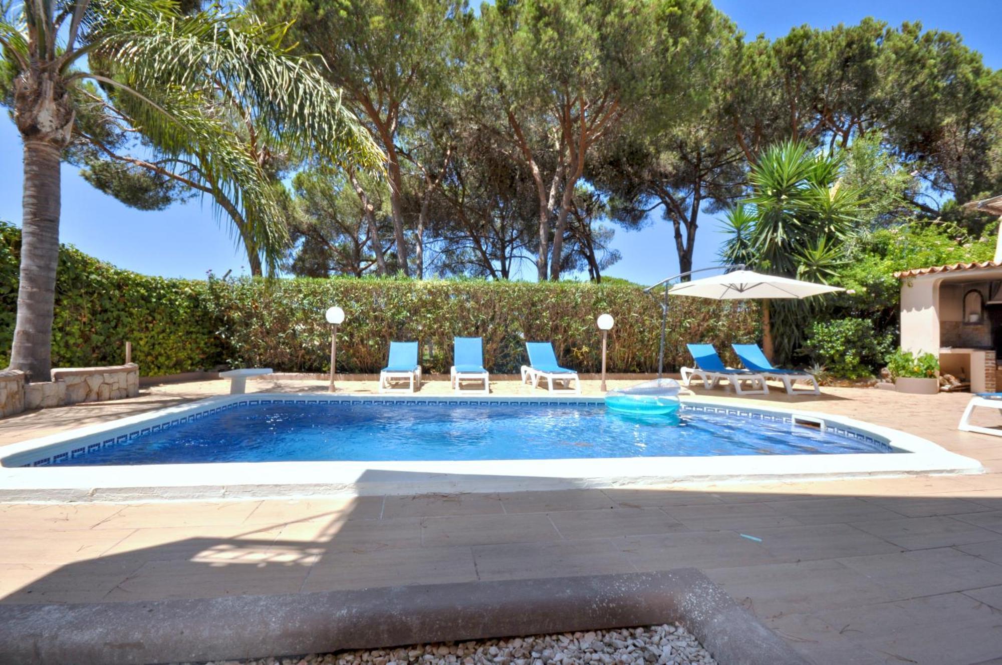 Walking Distance To The Centre - Snooker Table - Private Pool - 5 Bedrooms Quarteira Buitenkant foto